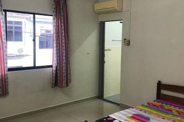 Jalan Timur, Nusajaya Mas