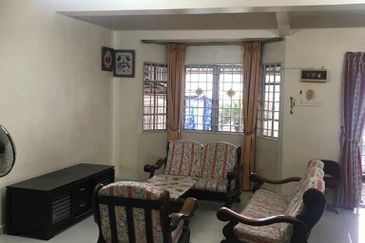 Jalan Timur, Nusajaya Mas