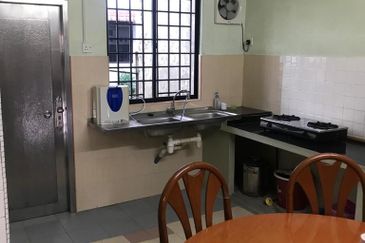 Jalan Timur, Nusajaya Mas