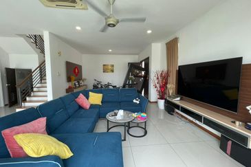 Isola Villa @ Senibong Cove