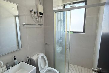 Baypoint @ Country Garden Danga Bay