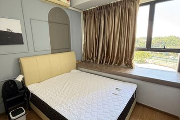 Baypoint @ Country Garden Danga Bay