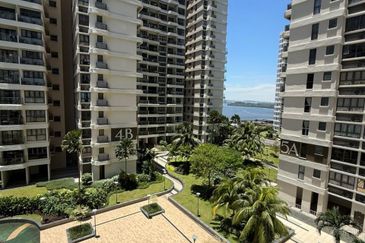 Baypoint @ Country Garden Danga Bay