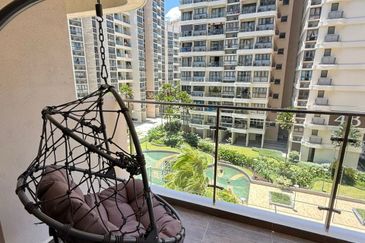 Baypoint @ Country Garden Danga Bay