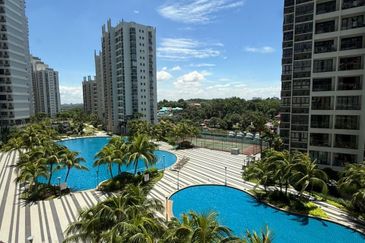 Baypoint @ Country Garden Danga Bay