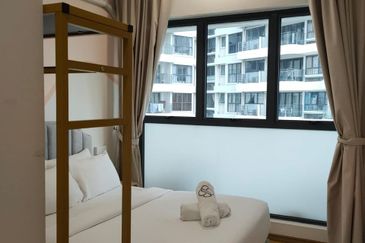 Baypoint @ Country Garden Danga Bay