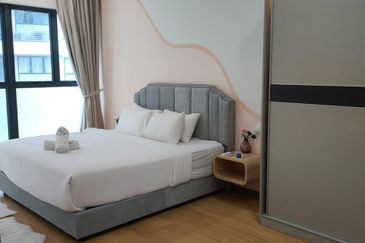 Baypoint @ Country Garden Danga Bay