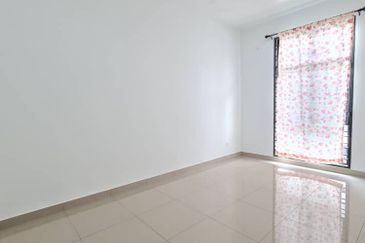 Strait View Home @ Permas jaya 