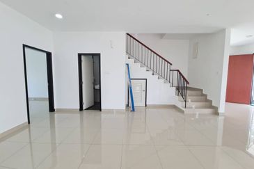 Strait View Home @ Permas jaya 