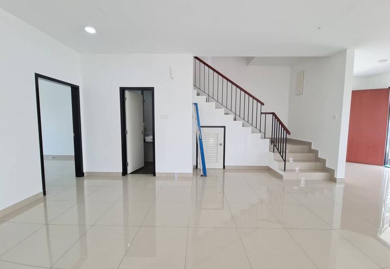 Strait View Home @ Permas jaya 