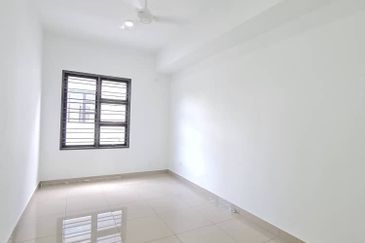 Strait View Home @ Permas jaya 