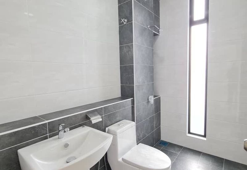 Strait View Home @ Permas jaya 