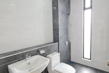 Strait View Home @ Permas jaya 