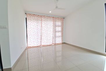 Strait View Home @ Permas jaya 