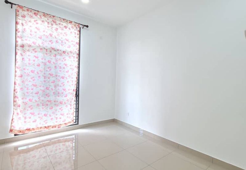 Strait View Home @ Permas jaya 