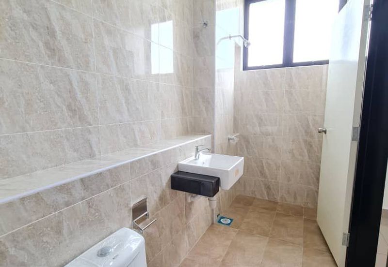 Strait View Home @ Permas jaya 