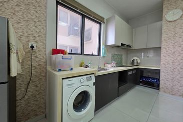 Baypoint @ Country Garden Danga Bay