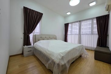 Baypoint @ Country Garden Danga Bay