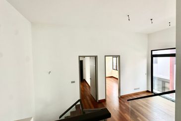 The Canal Garden South, Horizon Hills