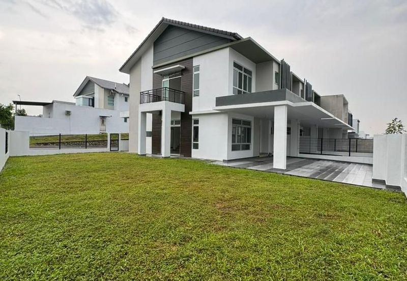 Iconia Garden Residence Precinct B @ Taman Impian Emas