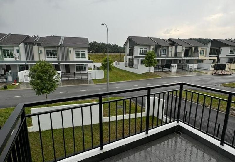 Iconia Garden Residence Precinct B @ Taman Impian Emas