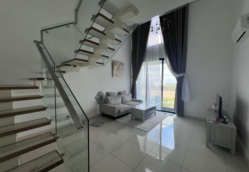 The M @ Medini Macrolink