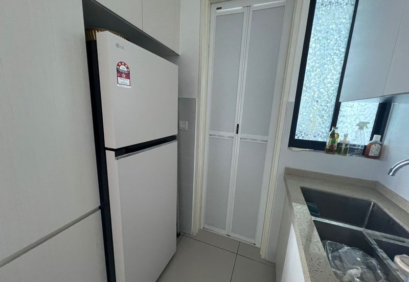 The M @ Medini Macrolink