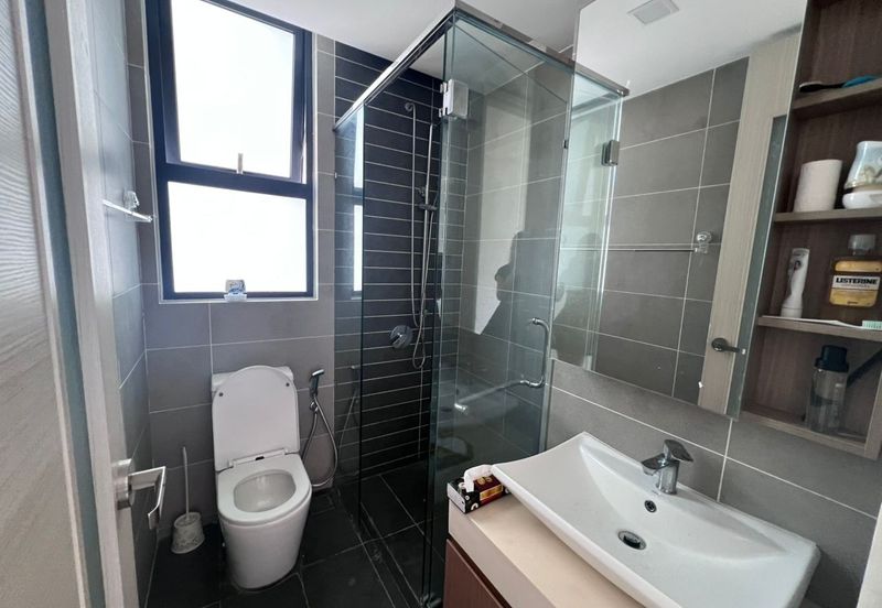 The M @ Medini Macrolink