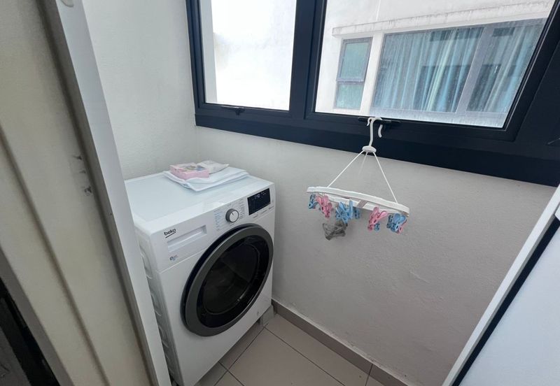 The M @ Medini Macrolink