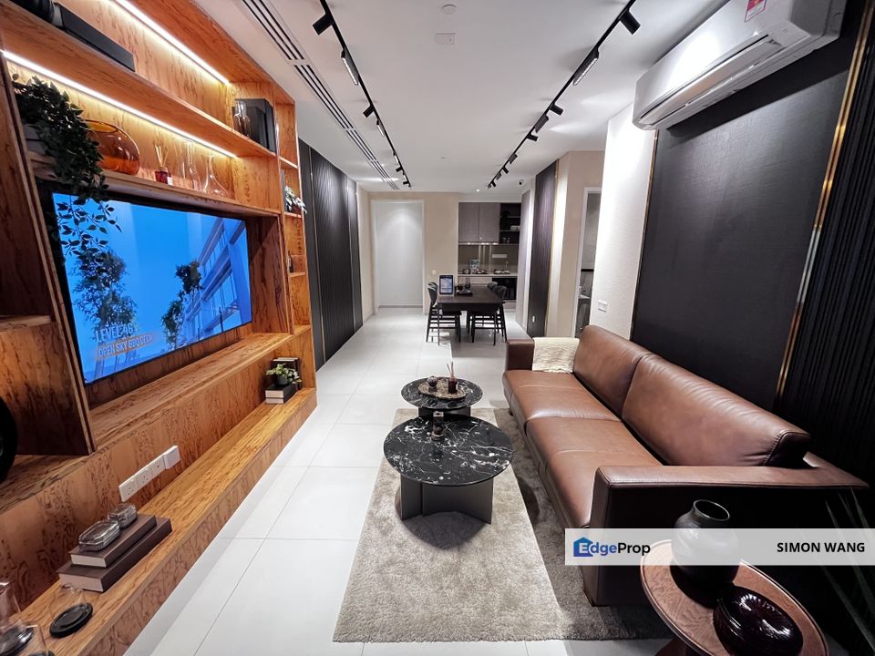 Ciq & Rts walk 600meter, 2room only 870K, Mostly Furnished & Mall Entertainment @ Ground Floor, Johor, Johor Bahru