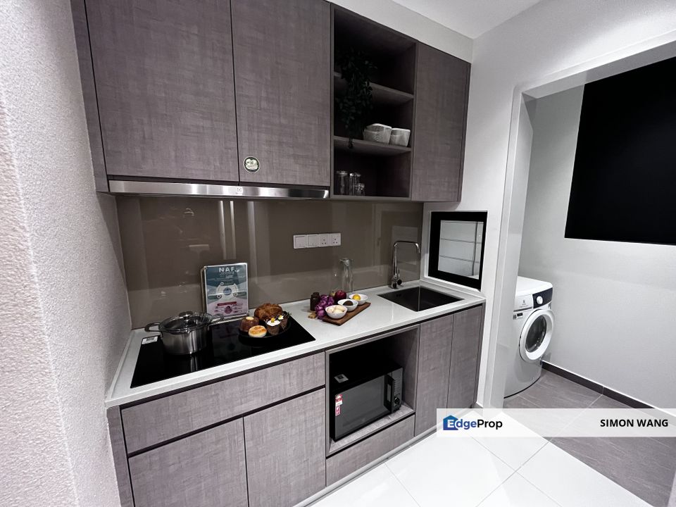 Ciq & Rts walk 600meter, 2room only 870K, Mostly Furnished & Mall Entertainment @ Ground Floor, Johor, Johor Bahru