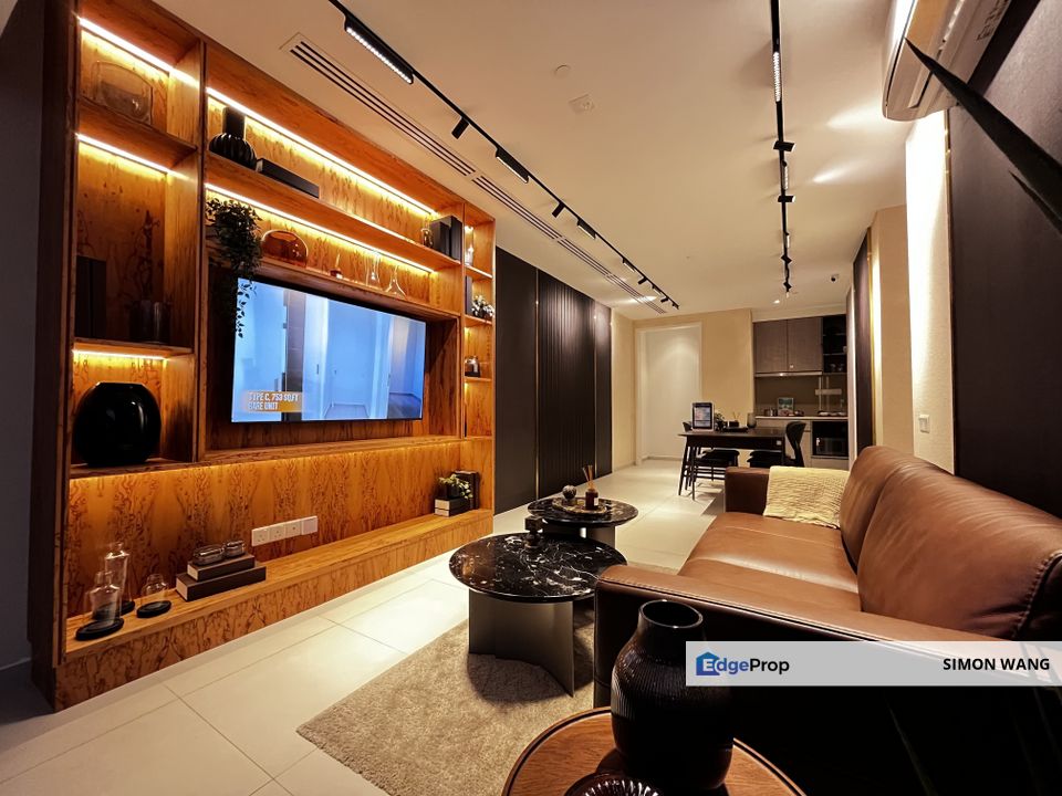 Ciq & Rts walk 600meter, 2room only 870K, Mostly Furnished & Mall Entertainment @ Ground Floor, Johor, Johor Bahru