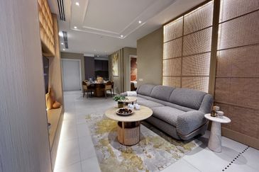 Ciq & Rts walk 600meter, 3room / DUAL KEY only RM1.1Mil, Mostly Furnished & Mall Entertainment @ Ground Floor