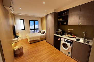 Ciq & Rts walk 600meter, 3room / DUAL KEY only RM1.1Mil, Mostly Furnished & Mall Entertainment @ Ground Floor