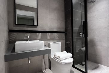 Ciq & Rts walk 600meter, STUDIO only RM530K, FULLY FURNISH & 4& Min GRR