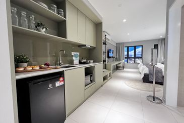 Ciq & Rts walk 600meter, STUDIO only RM530K, FULLY FURNISH & 4& Min GRR