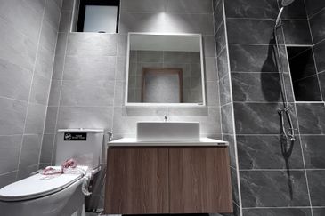 Taman Daya New Launch Condo / 2Room 800sqft only RM4xxK / Monthly RM1.8K & Partial Furnish (FREEHOLD)