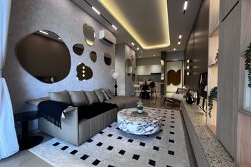 Taman Daya New Launch Condo / 2Room 800sqft only RM4xxK / Monthly RM1.8K & Partial Furnish (FREEHOLD)