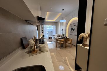 Taman Daya New Launch Condo / 1Room 600sqft only RM3xxK / Monthly RM1.4K & Partial Furnish (FREEHOLD)