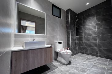 Taman Daya New Launch Condo / 1Room 600sqft only RM3xxK / Monthly RM1.4K & Partial Furnish (FREEHOLD)