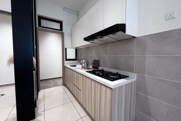 Taman Daya New Launch Condo / 1Room 600sqft only RM3xxK / Monthly RM1.4K & Partial Furnish (FREEHOLD)