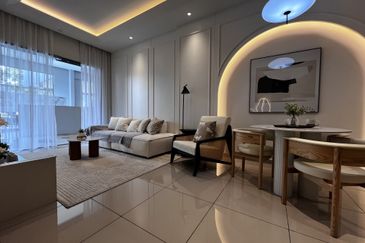 Taman Daya New Launch Condo / 1Room 600sqft only RM3xxK / Monthly RM1.4K & Partial Furnish (FREEHOLD)