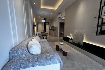 Taman Daya New Launch Condo / 1Room 600sqft only RM3xxK / Monthly RM1.4K & Partial Furnish (FREEHOLD)