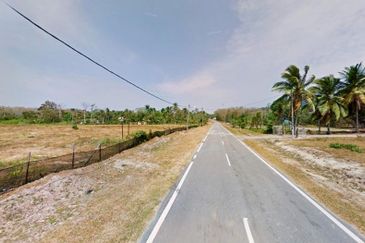 Tanah Tepi Jalan Utama, Gunung Datuk,  Kampung Batang Nyamor, Rembau