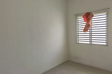 TAMAN PENGKALAN PERTAMA