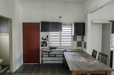 TAMAN PENGKALAN PERTAMA