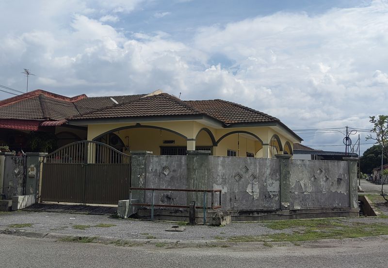 TAMAN PENGKALAN 18