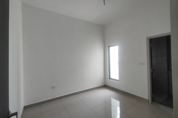 Dayana @Nilai Impian