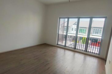 Dayana @Nilai Impian