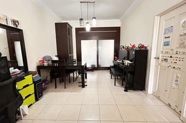 Suria Utama Townhouse